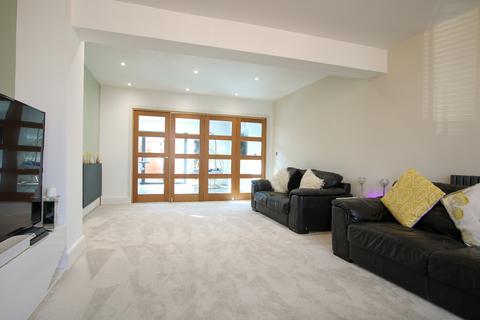 135 Bagnall Road, Nottingham, NG6 0LA