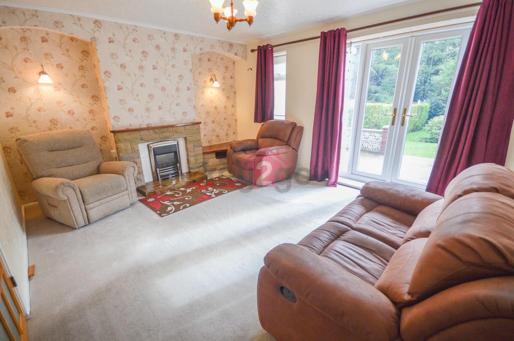 Silkstone Crescent, Hackenthorpe... 3 bed semidetached house £160,000