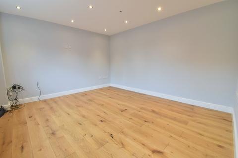 2a Hawthorn Crescent, Findern, Derby, DE65 6AN