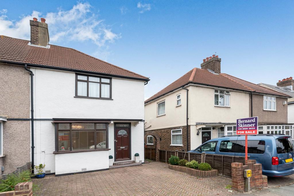 Avery Hill Road, New Eltham SE9 2 bed semidetached house £450,000