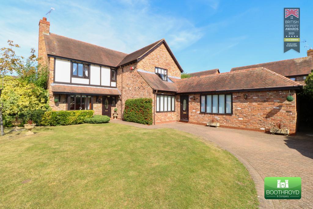 The Wardens, Kenilworth 4 bed detached house £795,000
