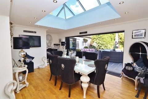 238 Collier Row Lane, Romford, RM5 3JB