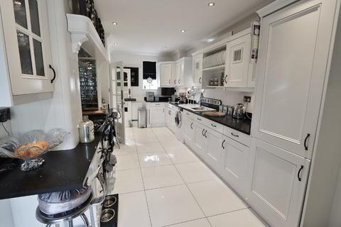 238 Collier Row Lane, Romford, RM5 3JB