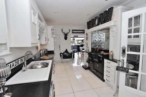 238 Collier Row Lane, Romford, RM5 3JB