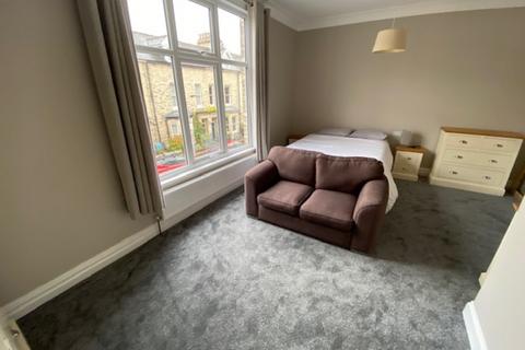 undefined, Feversham Crescent, Room Five