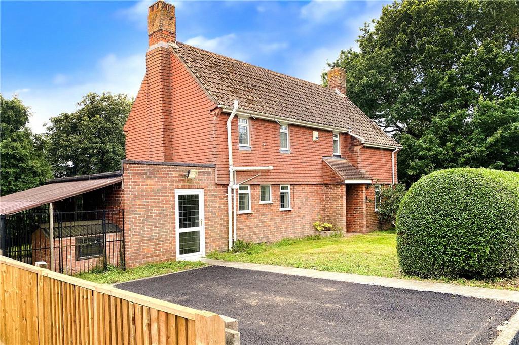 Dappers Lane, Angmering, West Sussex 4 bed detached house £1,950 pcm (£450 pw)