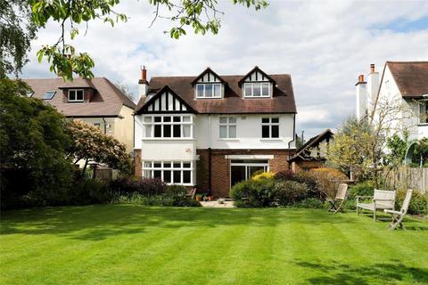 15 Ernle Road, London, SW20 0HH