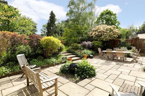 15 Ernle Road, London, SW20 0HH