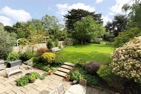 15 Ernle Road, London, SW20 0HH
