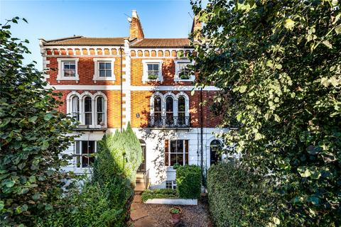 27 Langham Place, Northampton, NN2 6AA
