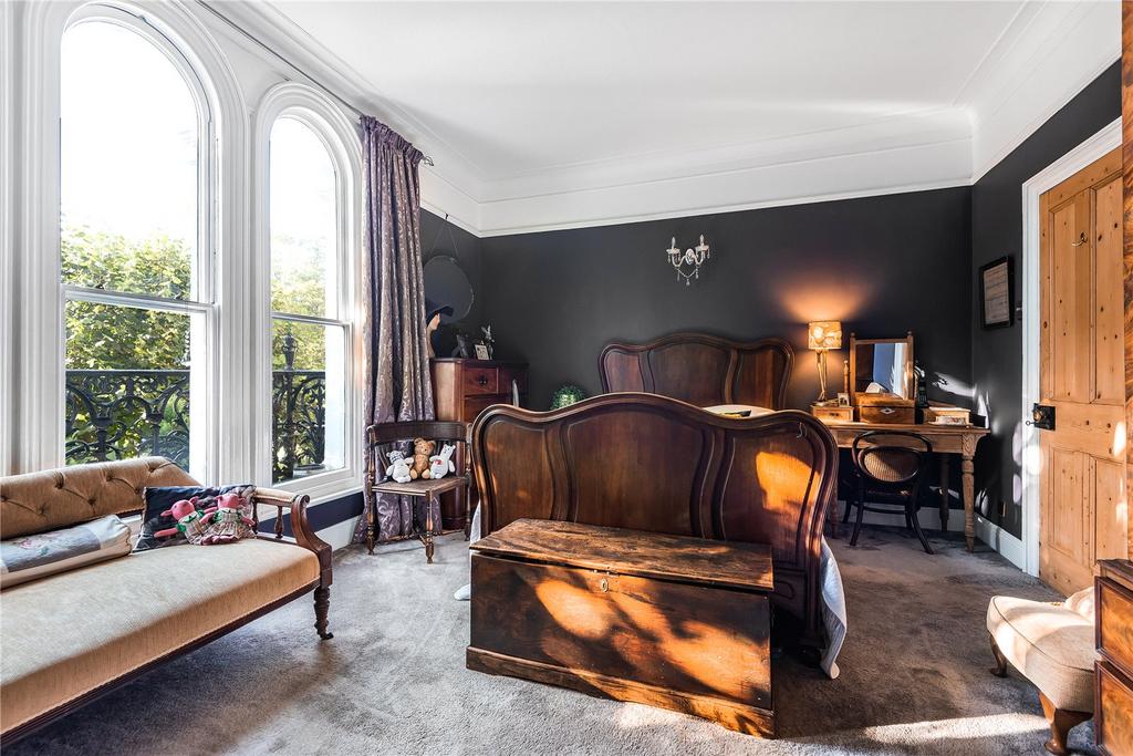 Main Bedrom