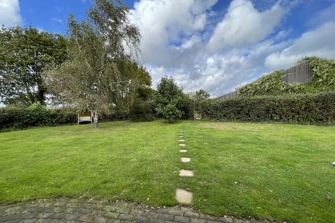 4 bedroom detached house to rent, Blackgate Lane, Pulborough