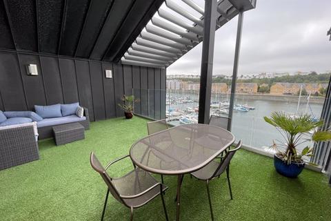 4 bedroom terraced house for sale - 30 Dan Donovan Way, Cardiff CF11 0JZ