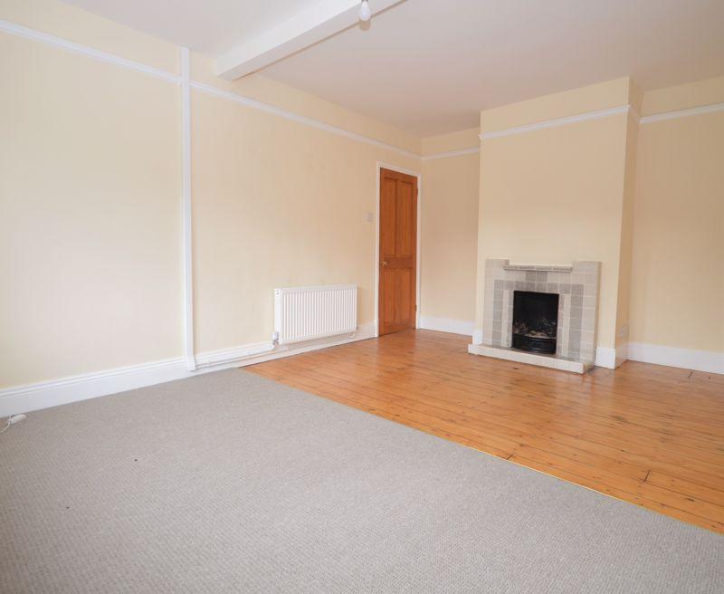 Pandy, Abergavenny 2 bed detached bungalow £795 pcm (£183 pw)