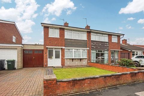 17 Bertram Close, Tipton, DY4 0EL