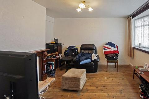 17 Bertram Close, Tipton, DY4 0EL