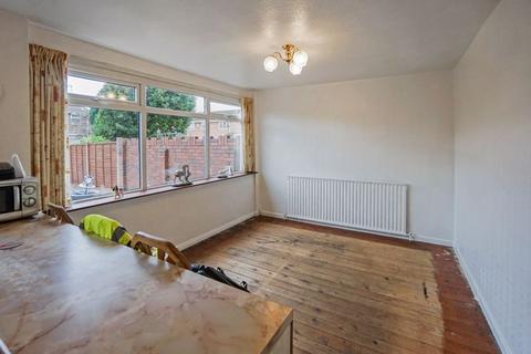 17 Bertram Close, Tipton, DY4 0EL