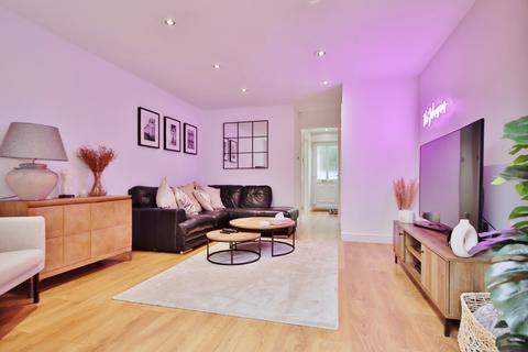 8 Adelaide Close, Worcester, WR3 8BD