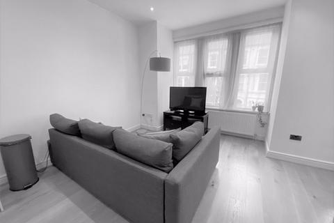 1 bedroom apartment to rent, Prideaux Road, Clapham North, SW9 9LH