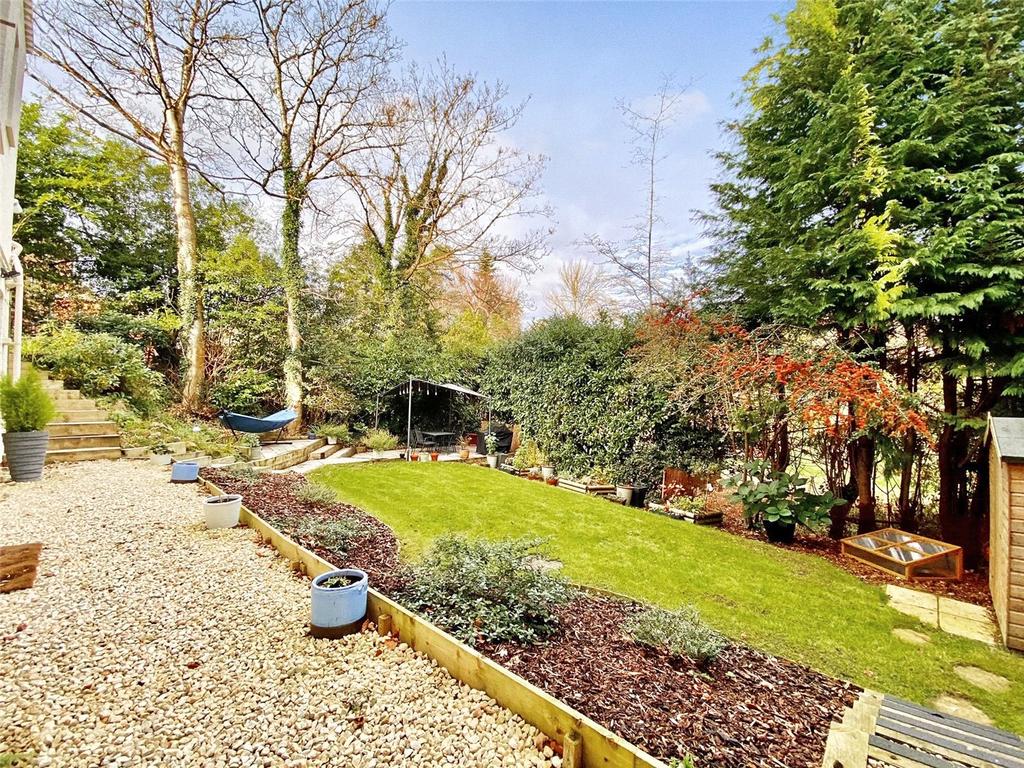 Surrey Road, Westbourne, Bournemouth, Dorset, BH4 2 bed apartment £