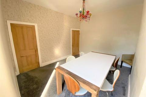 3 bedroom terraced house to rent, Alexandra Road, Manchester