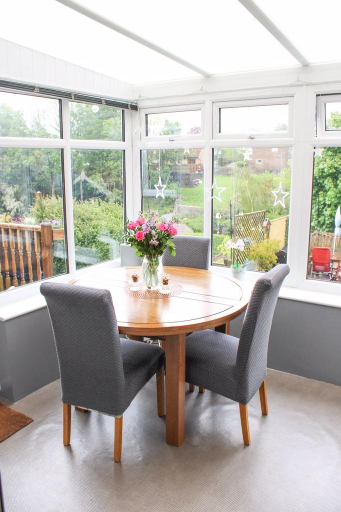 Conservatory/diner