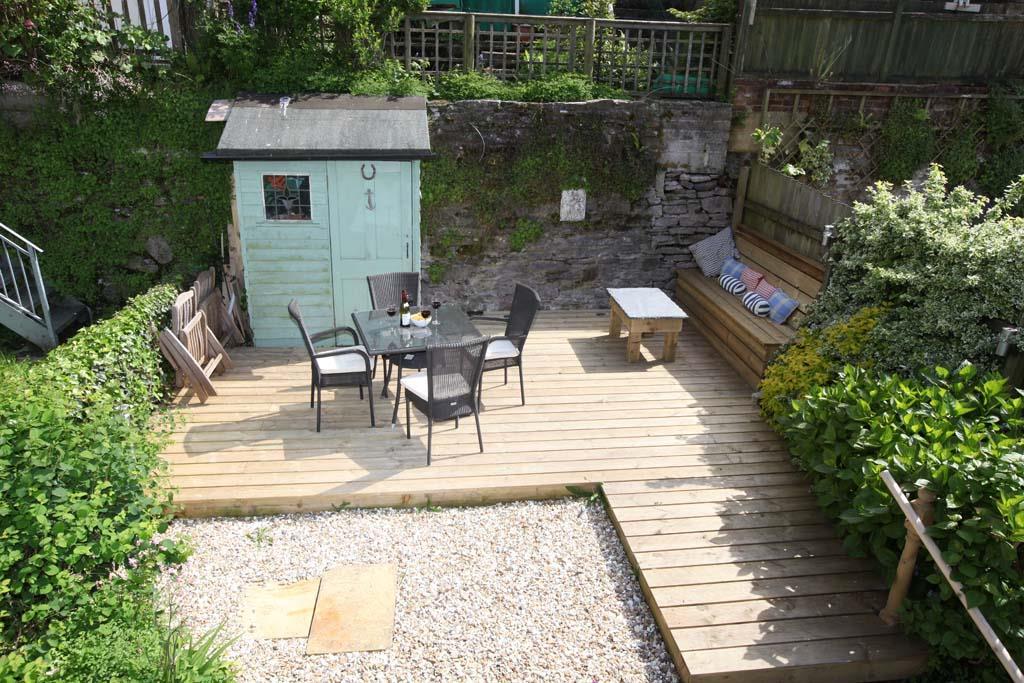 Lake Street, Dartmouth 2 bed house £825 pcm (£190 pw)