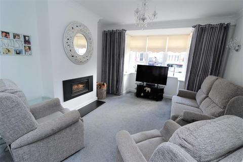 11a Marshalls Drive, Romford, RM1 4JR