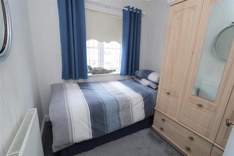 11a Marshalls Drive, Romford, RM1 4JR