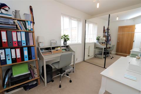 26 Kensington Way, Brentwood, CM14 4RL