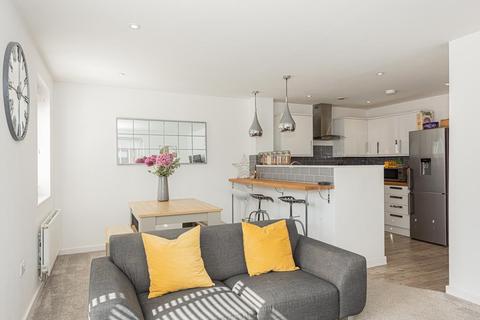 Flat 3, Garnham House Pelman Way, Epsom, KT19 8HP
