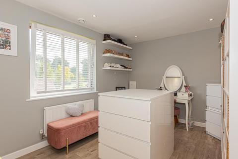 Flat 3, Garnham House Pelman Way, Epsom, KT19 8HP
