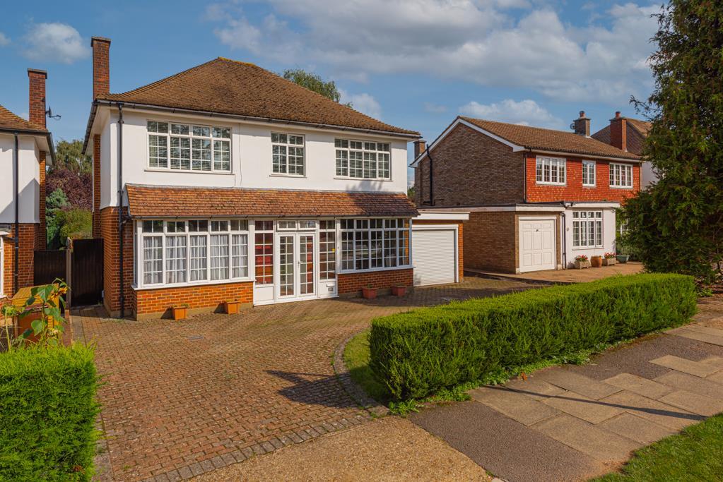 Wallace Fields, Epsom 4 bed detached house