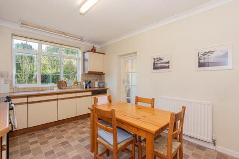 24 Wallace Fields, Epsom, KT17 3AT