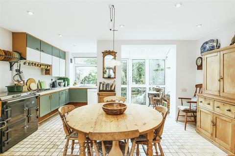 9 Magnolia Wharf, London, W4 3NY