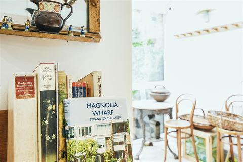 9 Magnolia Wharf, London, W4 3NY
