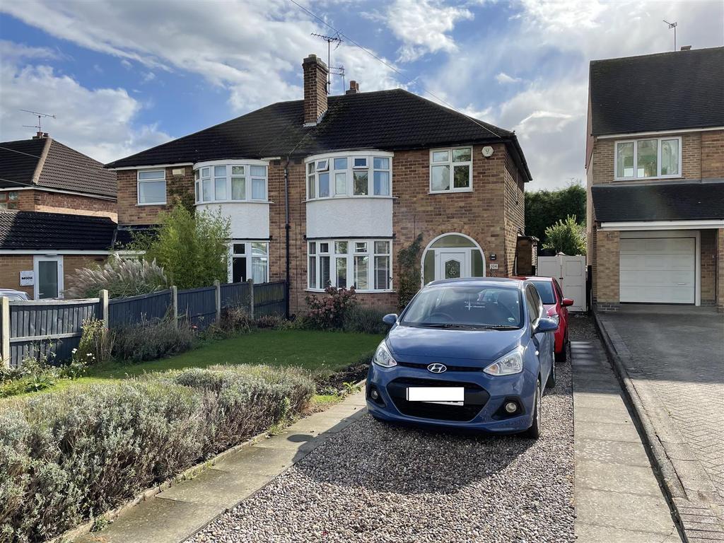 Leicester Road, Groby, Leicester 3 bed semidetached house £300,000