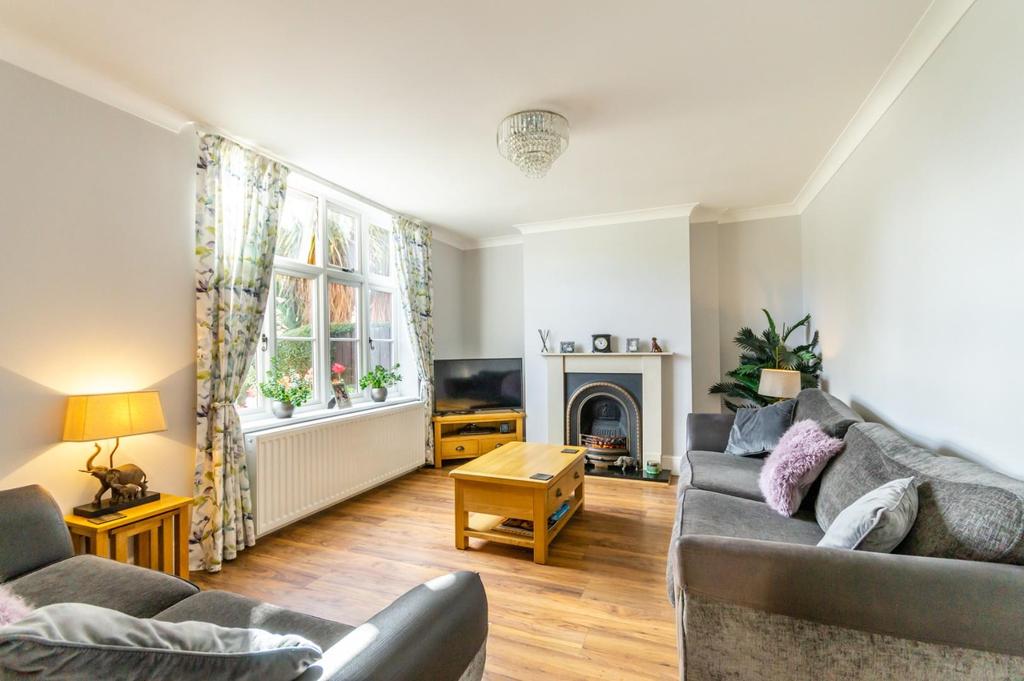Chestnut Grove, New Earswick, York 3 bed semidetached house £325,000