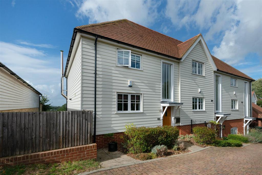 Church Hill, Hernhill, Faversham 4 bed semidetached house £625,000