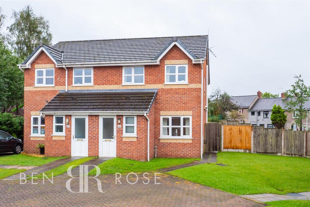 Coltsfoot Drive, Chorley 3 bed semidetached house £149,995