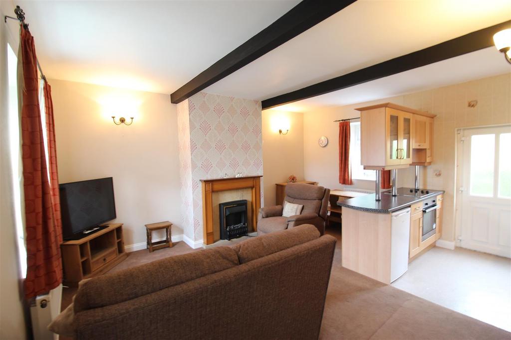 Westgate, Almondbury, Huddersfield, HD5 8XQ 2 bed terraced house £125,000