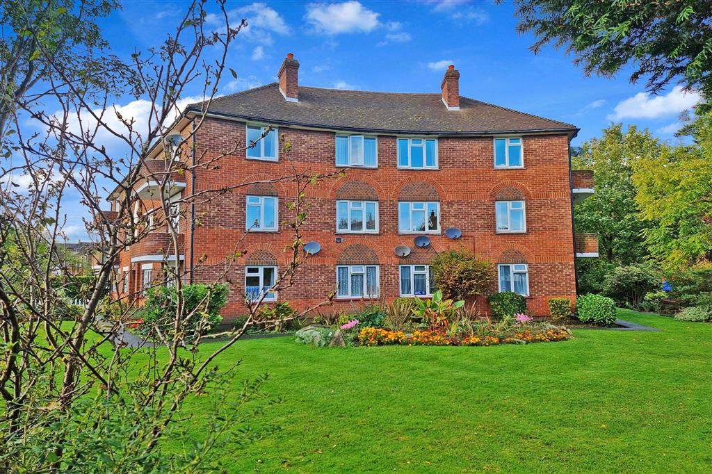 Manor Road, Wallington, Surrey 2 bed flat £280,000