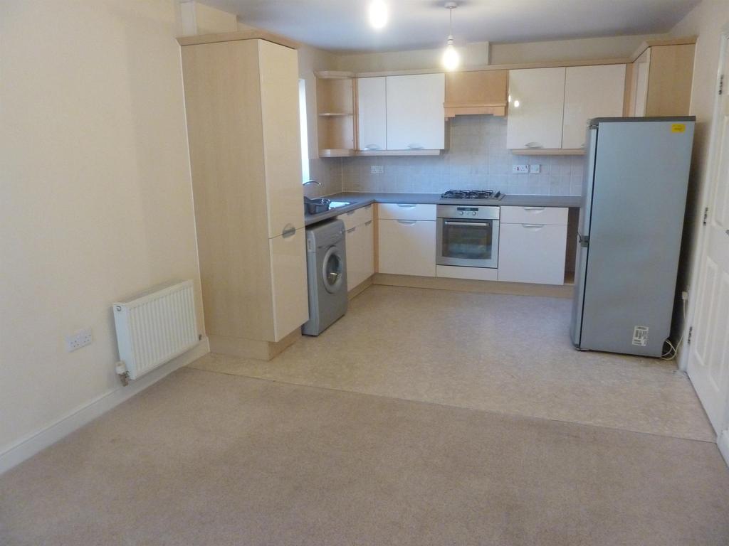 Haverhill Grove, Wombwell, Barnsley 2 bed flat £475 pcm (£110 pw)