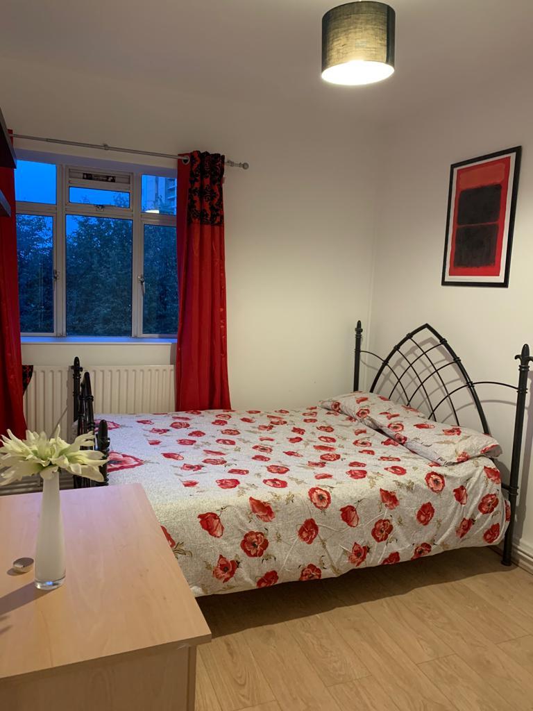 Padstow House, Three Colts Street, London E14 1 bed in a flat share £