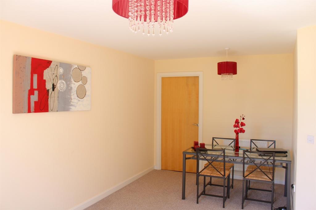 Rothesay Gardens, Lanesfield, WOLVERHAMPTON 2 bed apartment £87,500