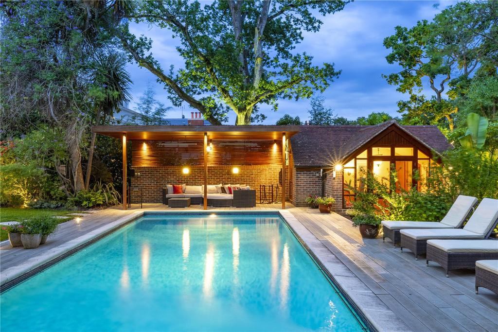 Dusk Pool