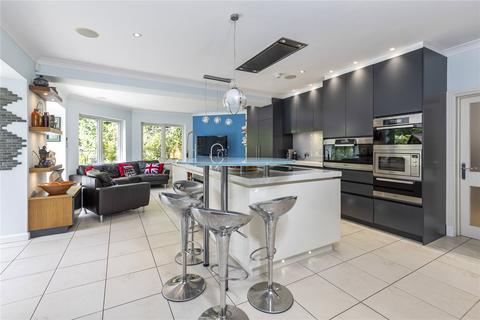Xeres Coombe Park, Kingston Upon Thames, KT2 7JB