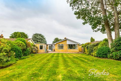 2 bedroom bungalow for sale - Glenavon Road, Highcliffe, Christchurch, Dorset, BH23