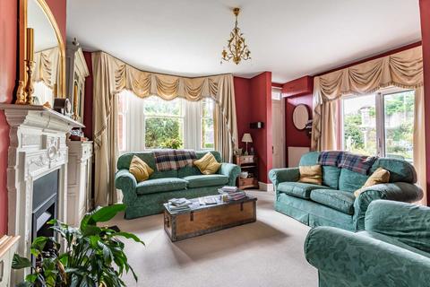 1 Chantry Place, Colyton, EX24 6LL