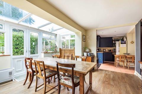 1 Chantry Place, Colyton, EX24 6LL